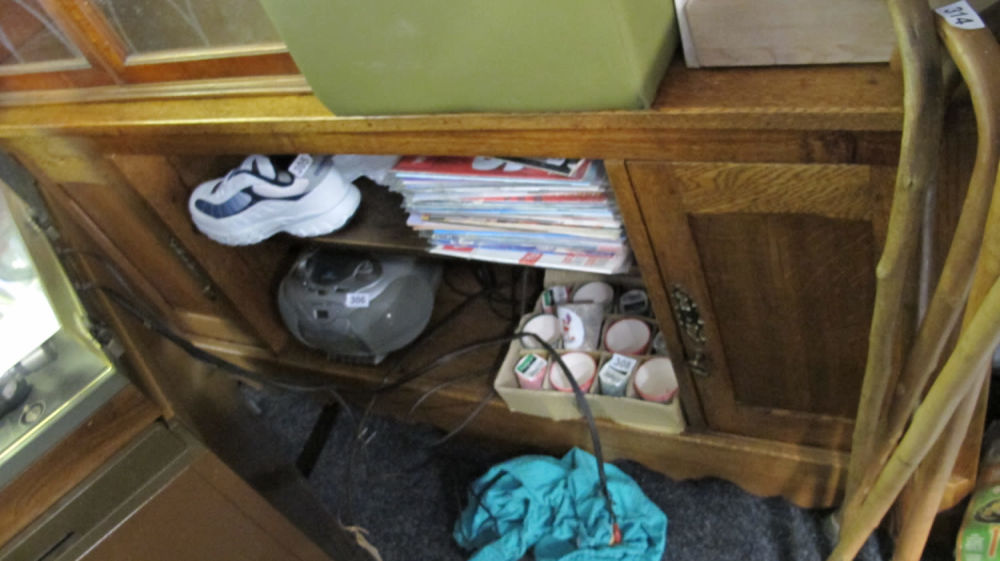 Lot 301: solid oak hallway dresser