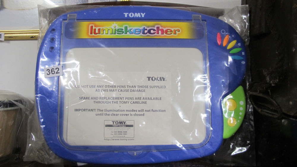 Lot 362: Tomy Lumisketcher