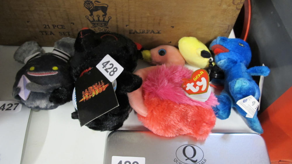 Lot 428: Plushies