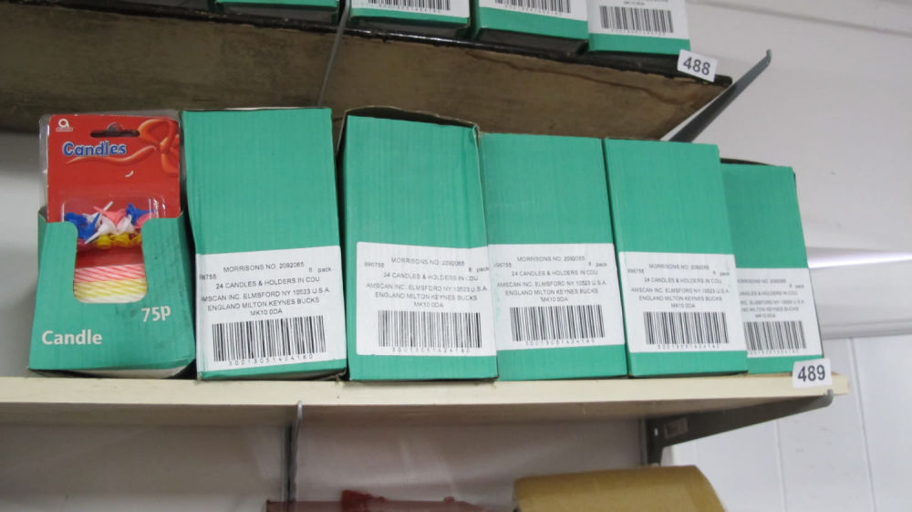 Lot 489: Quantity of birthday candles