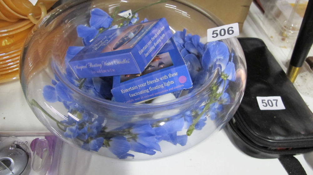 Lot 506: Floating candle set