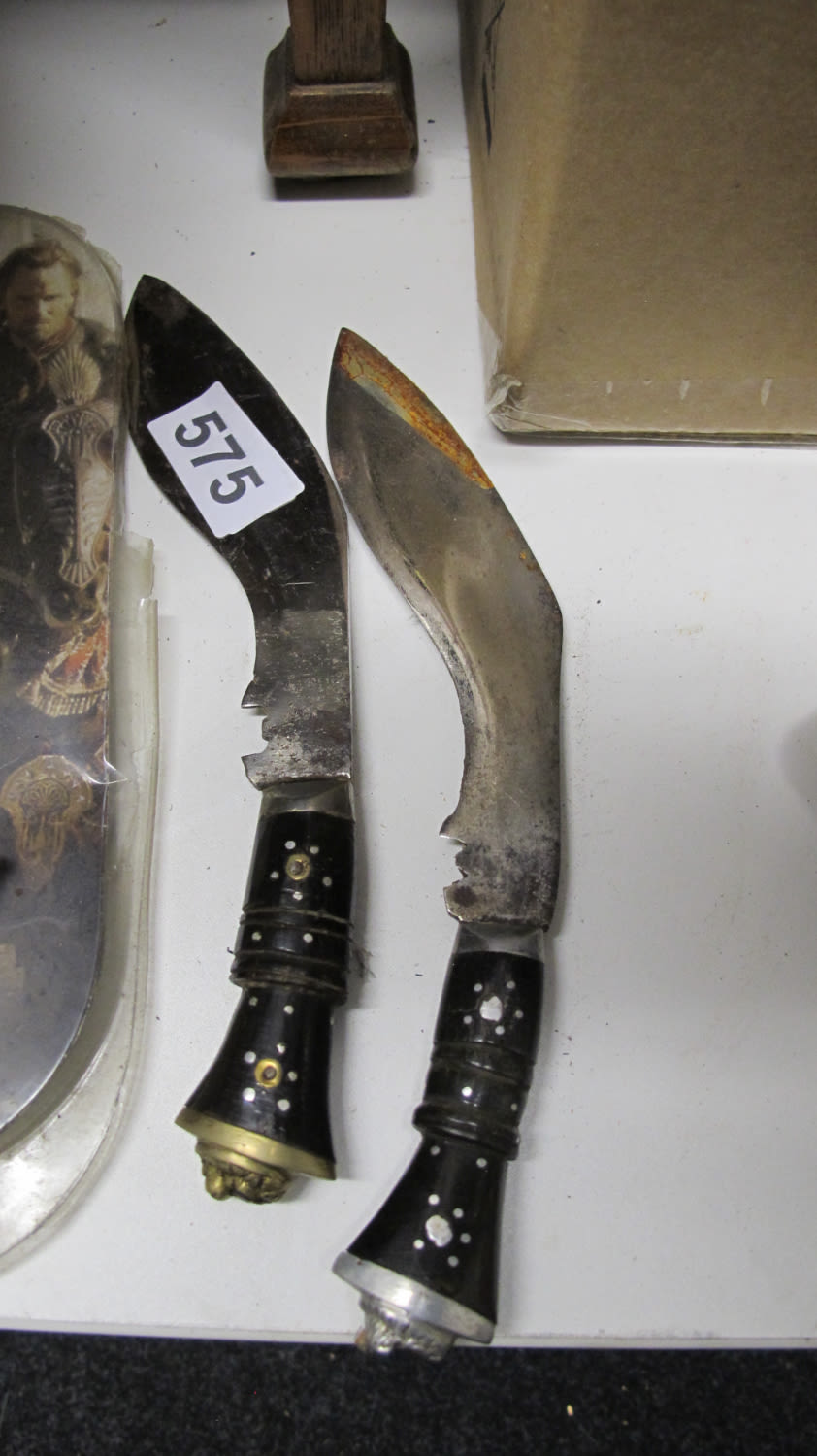 Lot 575: A Chakmak and Karda