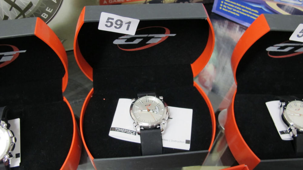 Lot 591: Boxed GT watch