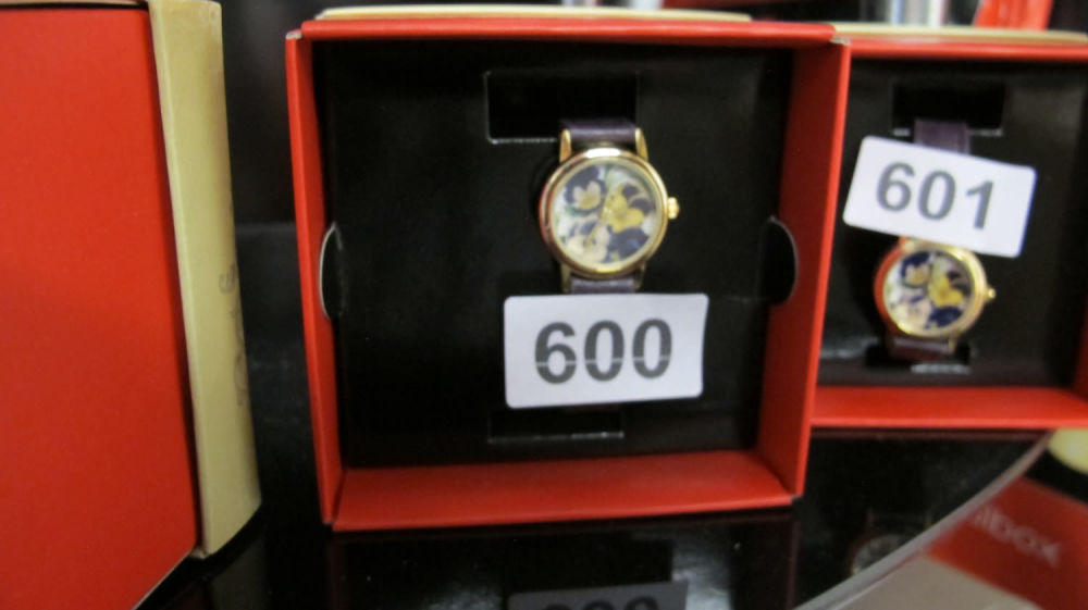 Lot 600: Boxed ladies watch