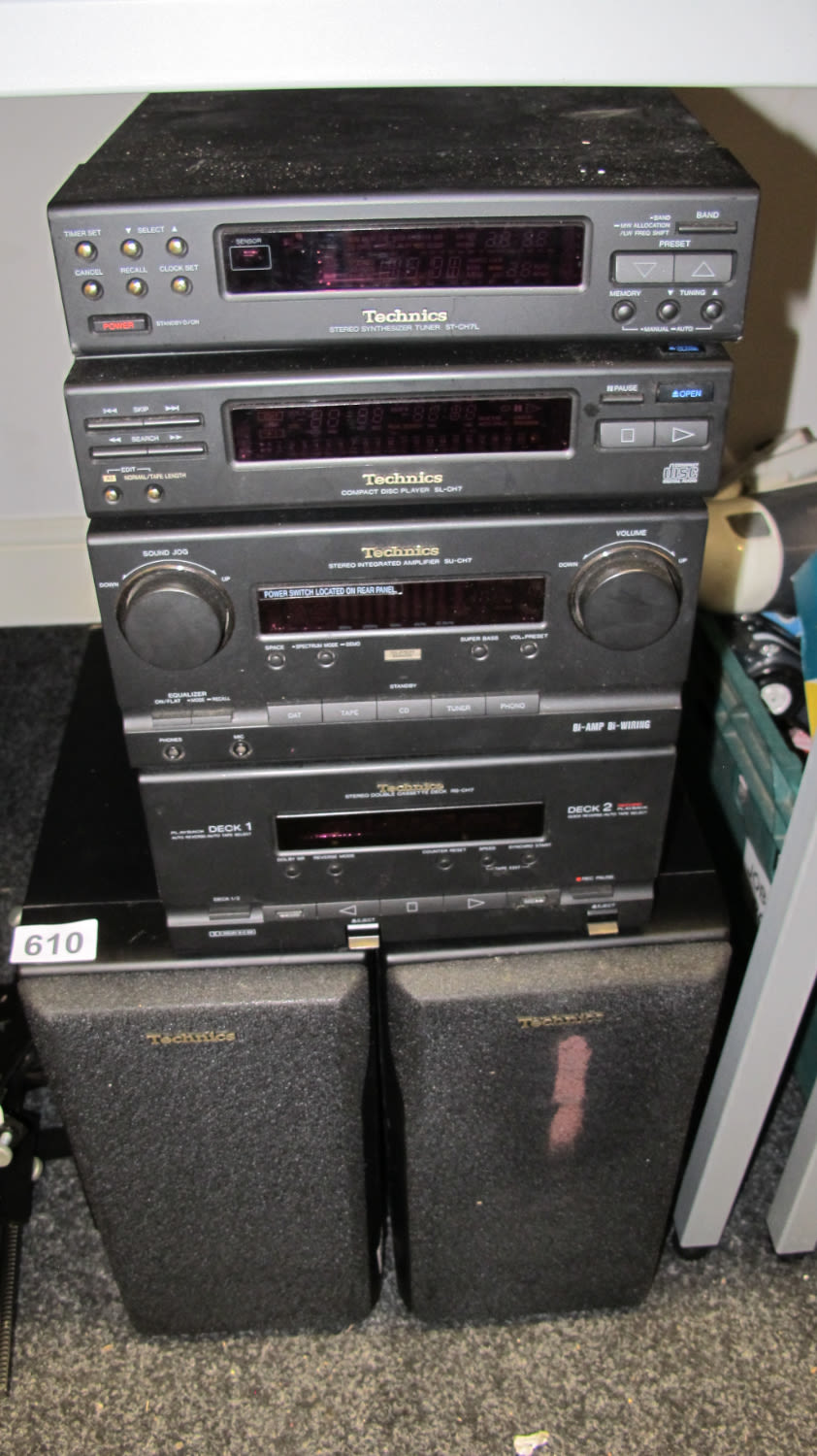 Lot 610: Technics Stereo system
