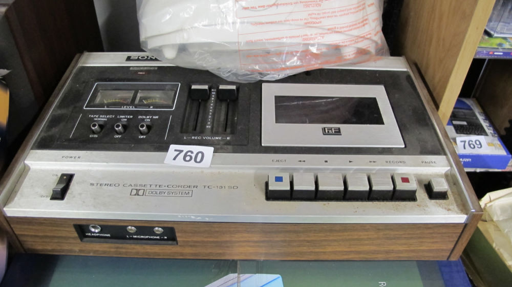 Lot 760: Sony cassette recorder
