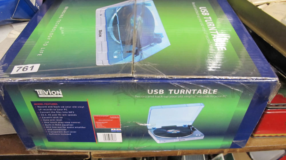 Lot 761: USB turntable