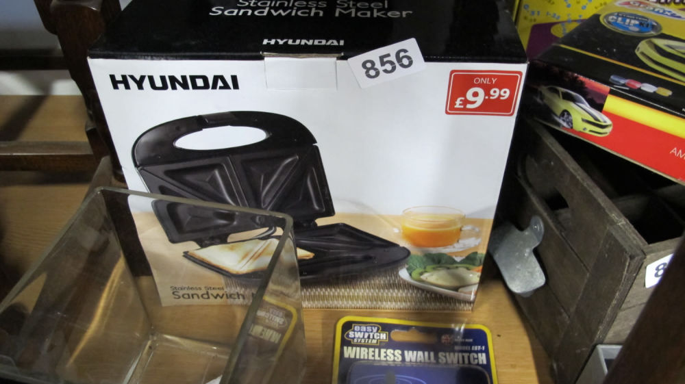 Lot 856: Sandwich maker