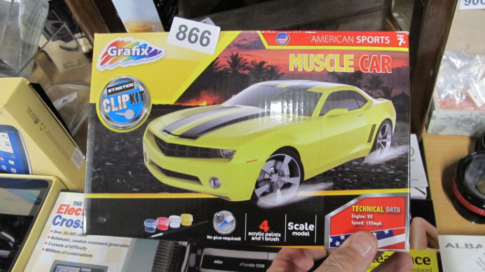 Lot 866: Muscle car model clip kit