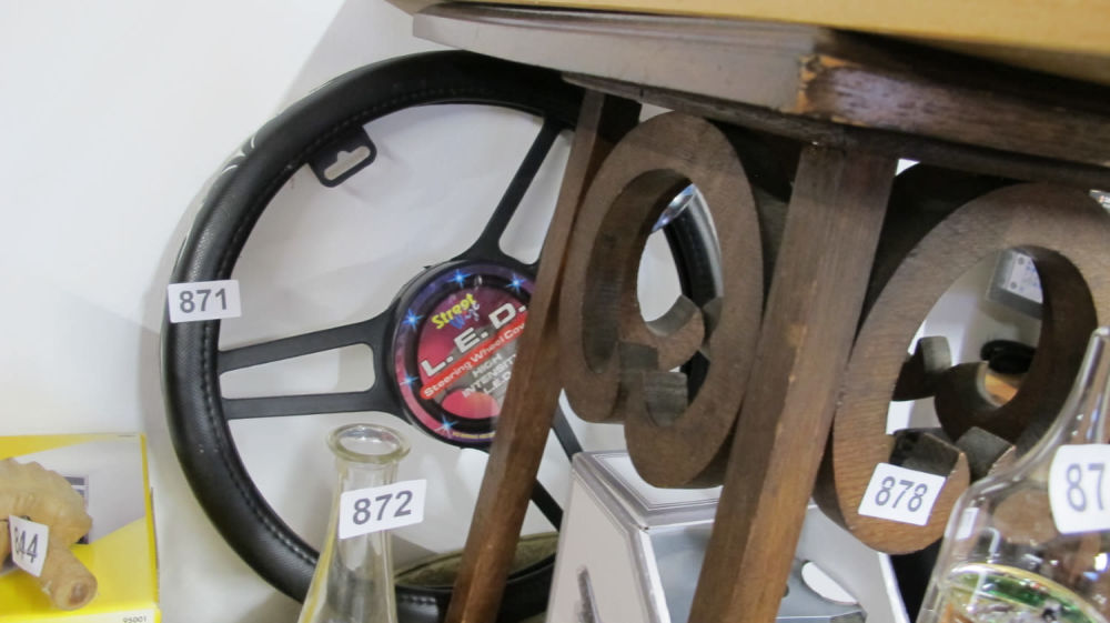 Lot 871: LED steering wheel colour
