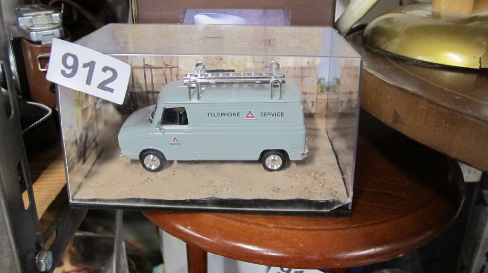 Lot 912: Diecast van