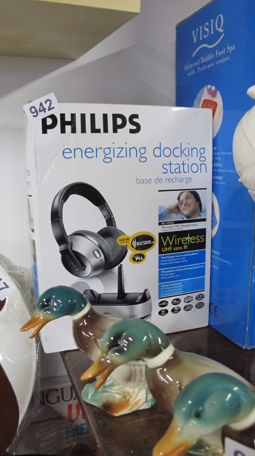 Lot 942: Philips energising docking station