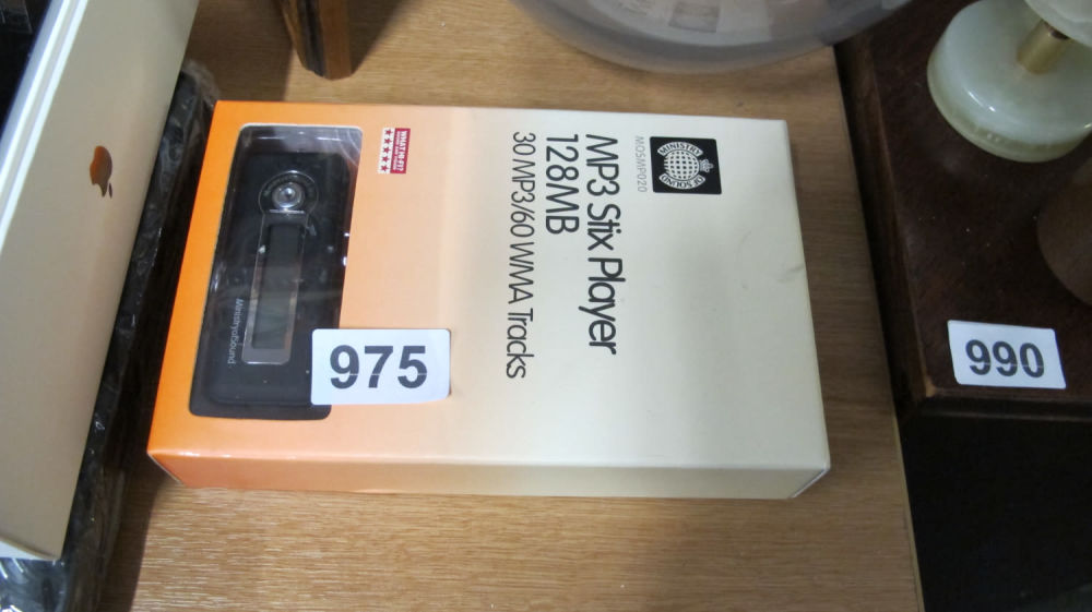 Lot 975: MP3 Stix Player