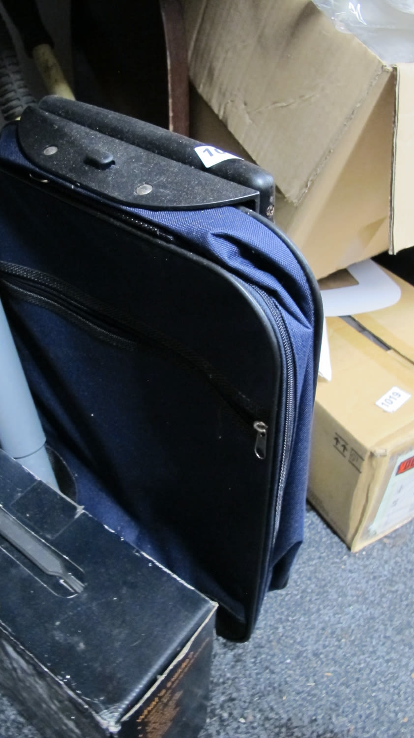 Lot 1017: new pull along luggage trolley