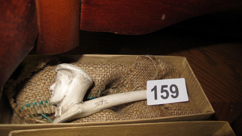 Lot 159: Clay carved meerschaum pipe