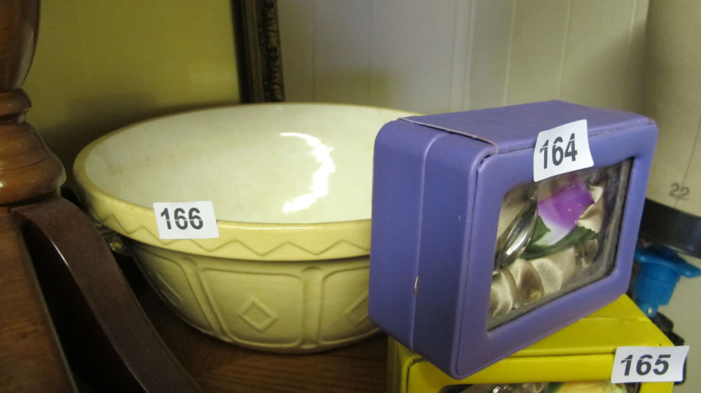 Lot 166: Mason Cash mixing bowl