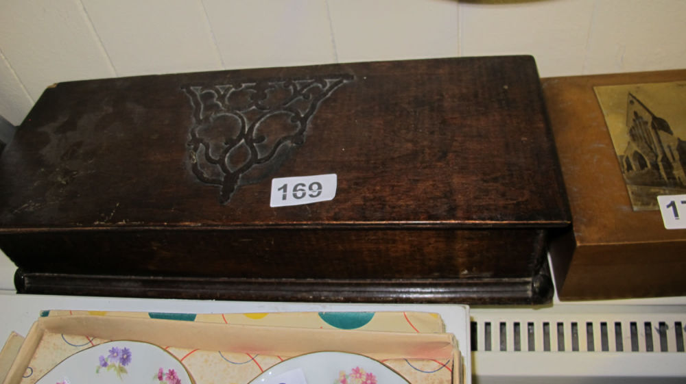 Lot 169: Vintage handmade glove box