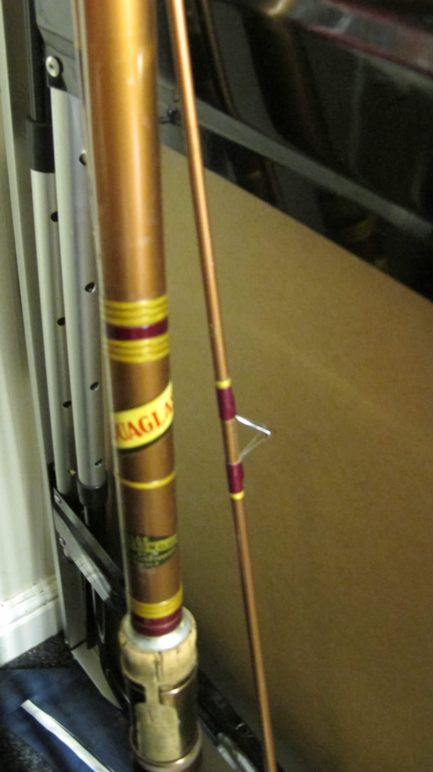 Lot 175: vintage Fishing rod