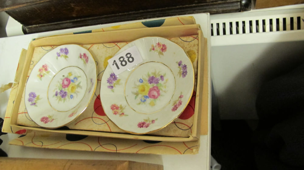 Lot 188: Vintage crockery