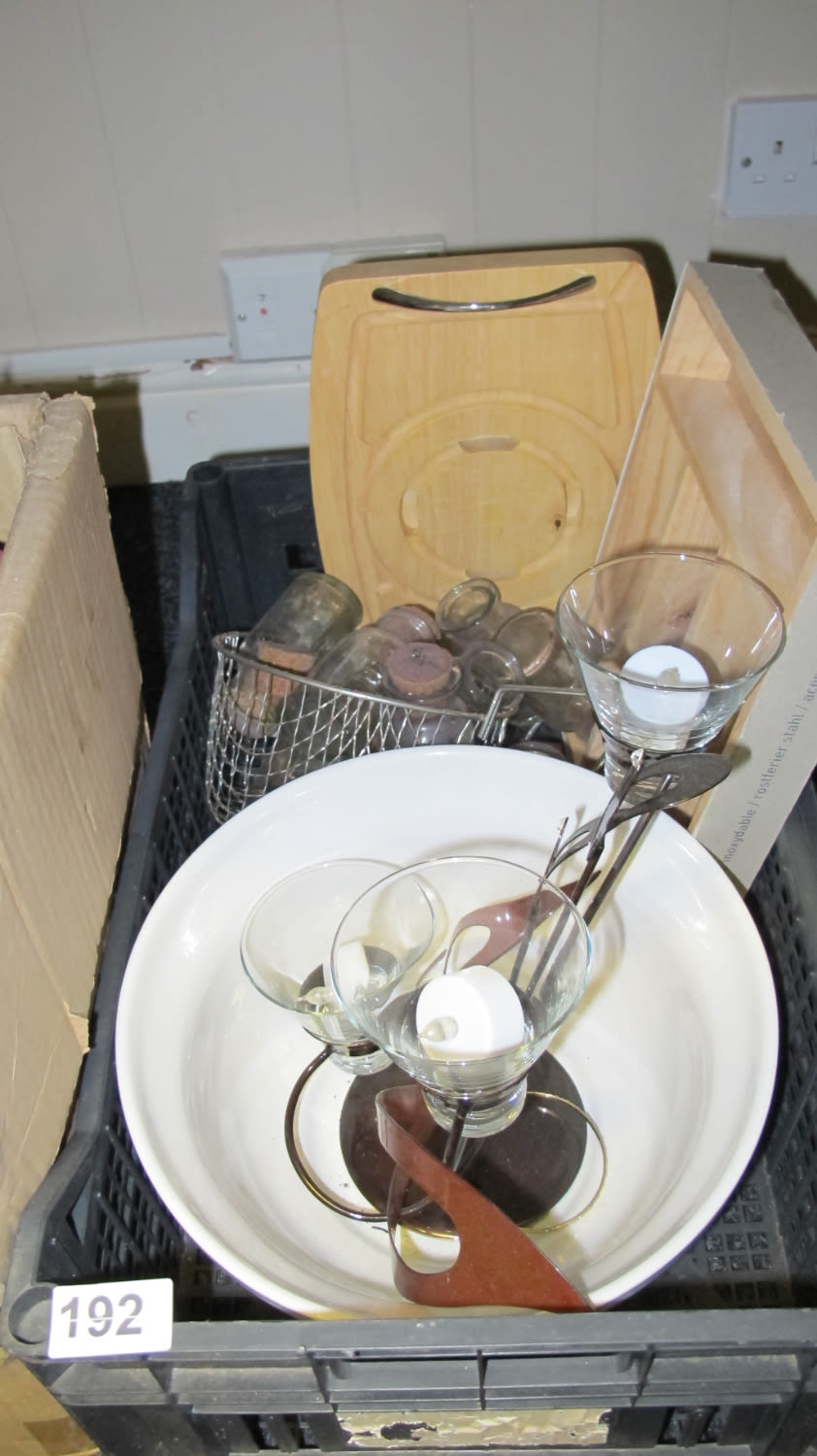 Lot 192: Box of misc