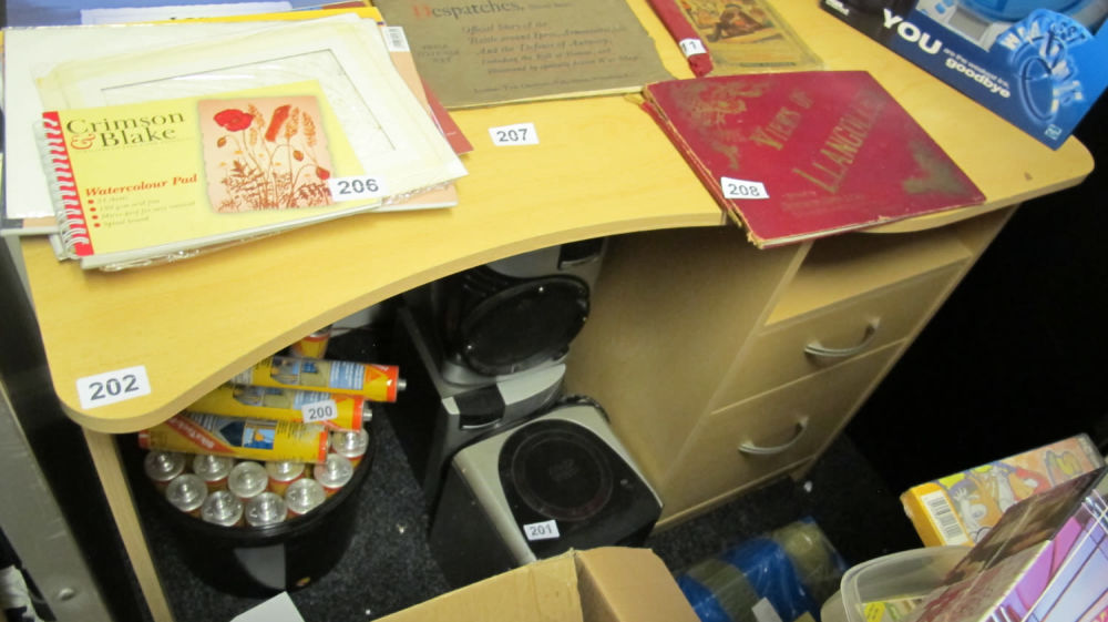 Lot 202: Modern desk