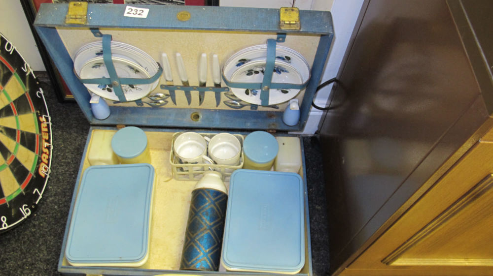 Lot 232: Vintage Brexton picnic set