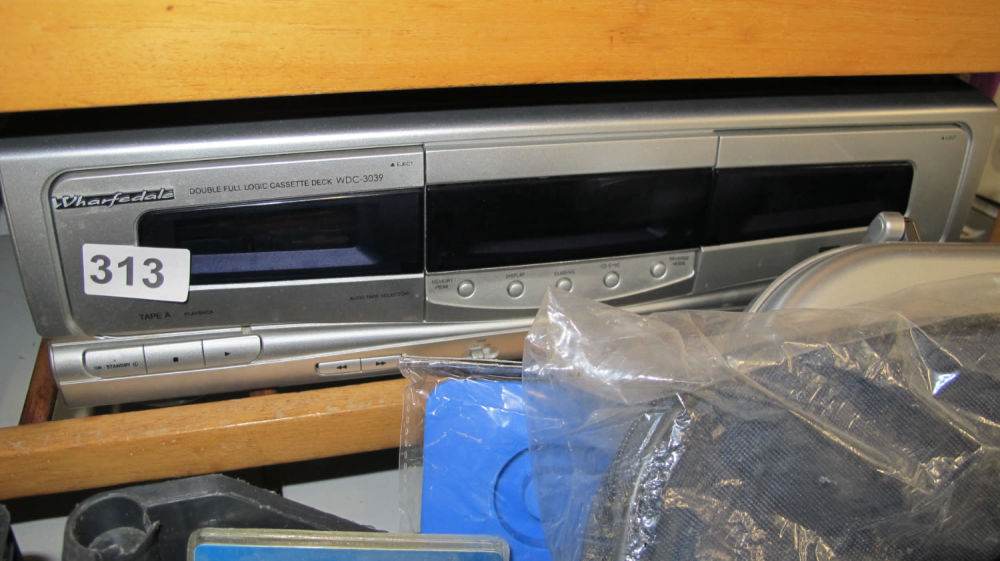 Lot 313: Wharfedale cassette deck WDC-3039