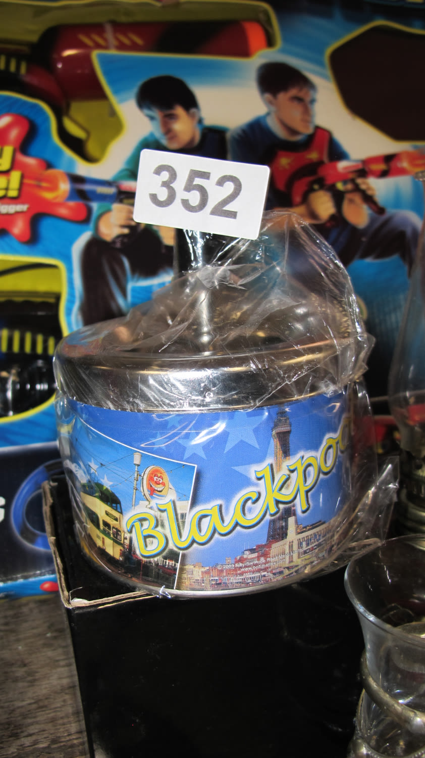 Lot 352: Vintage Tourists Blackpool ash tray
