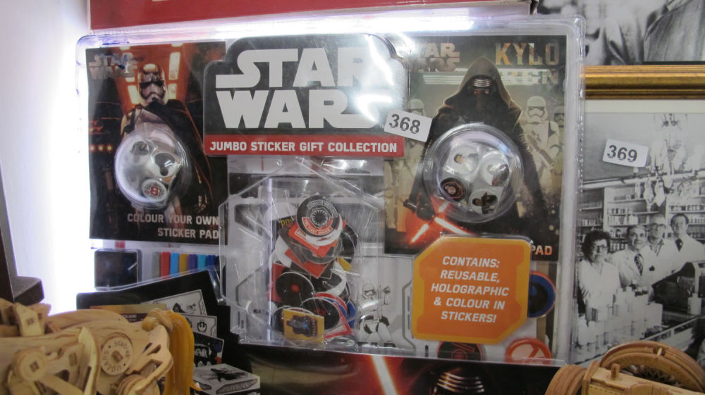 Lot 368: Star Wars jumbo sticker gift set