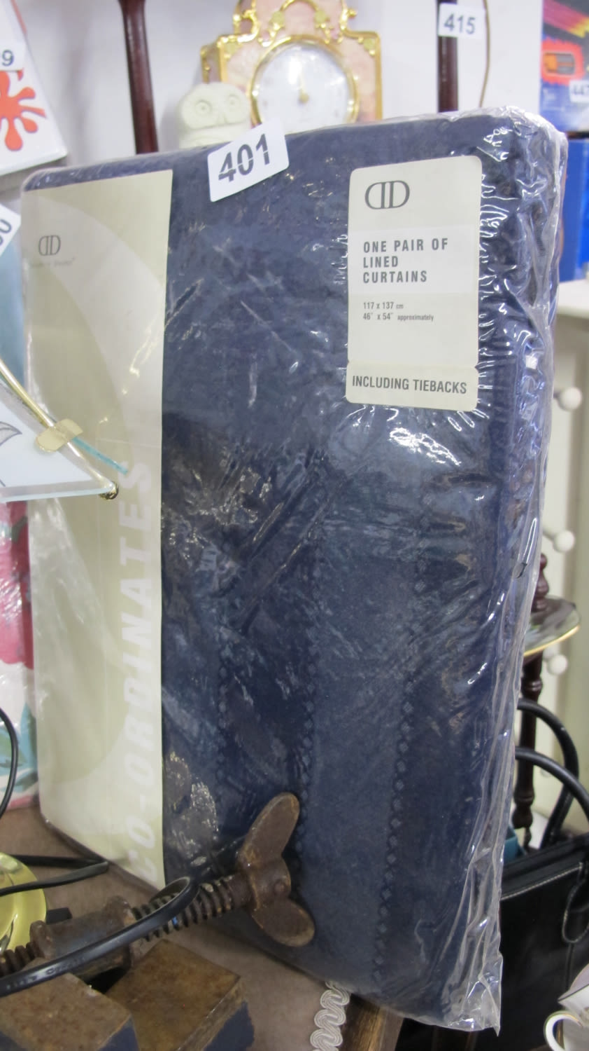 Lot 401: Pair of lined curtains