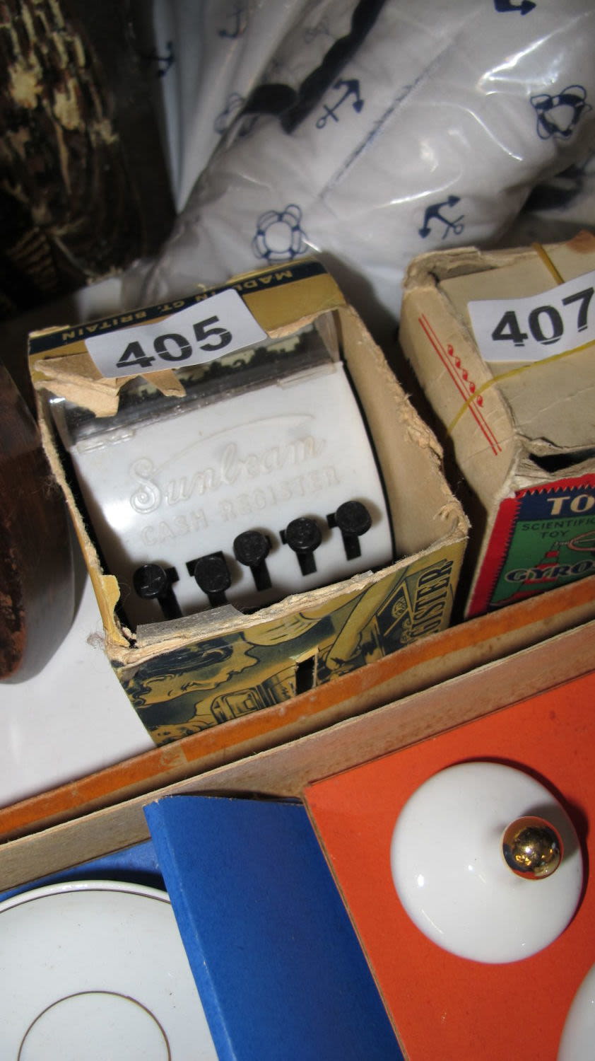Lot 405: Vintage Sunbeam toy cash register