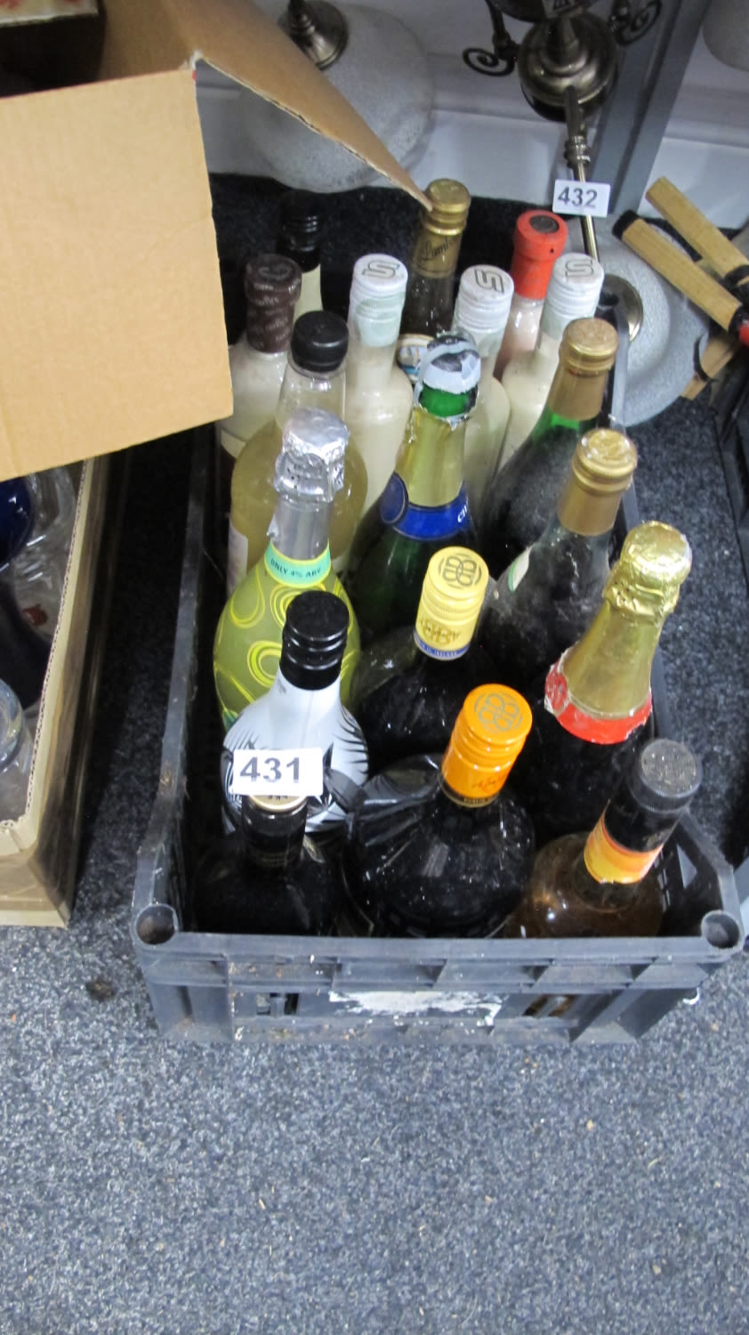 Lot 431: Box of alcohol