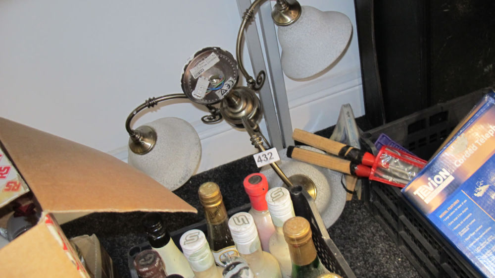 Lot 432: 3 branch ceiling light
