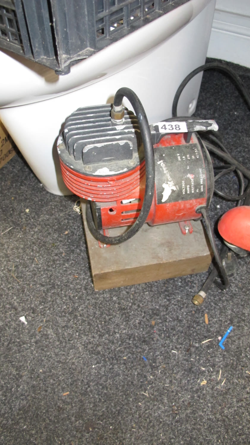 Lot 438: Pump