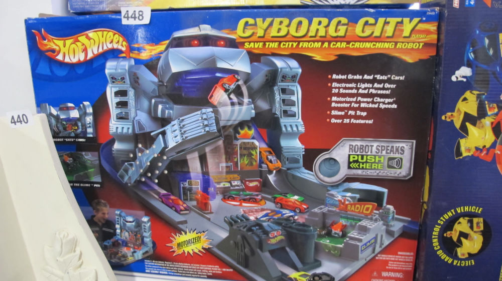 Lot 448: Hot Wheels Cyborg City