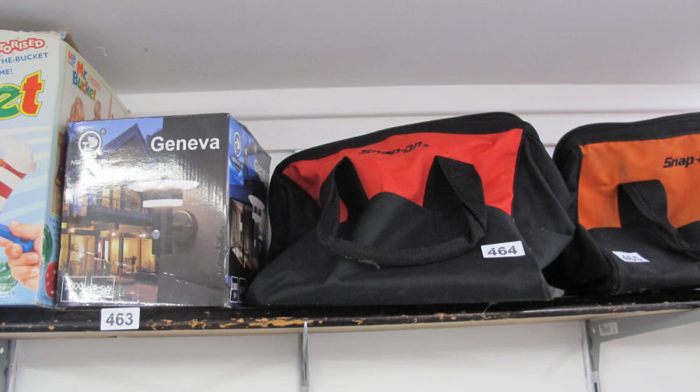 Lot 464: Snap-on tool bag