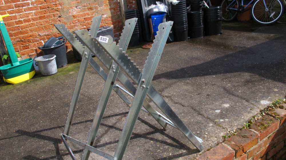 Lot 532: log holder