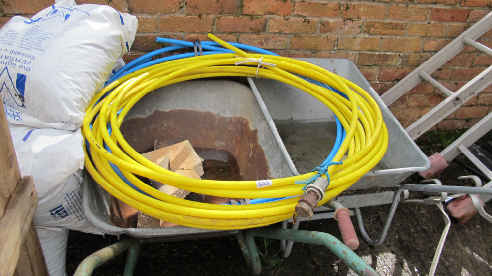 Lot 543: Plastic piping