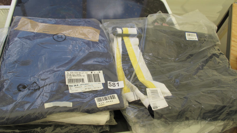 Lot 581: Brand new clothing