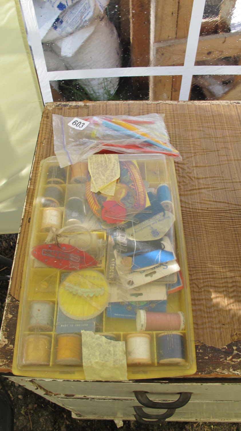 Lot 603: Cotton, thread etc