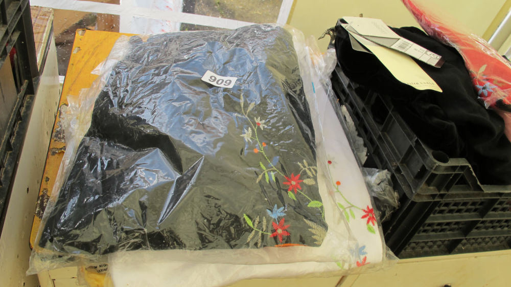 Lot 606: Brand new clothing