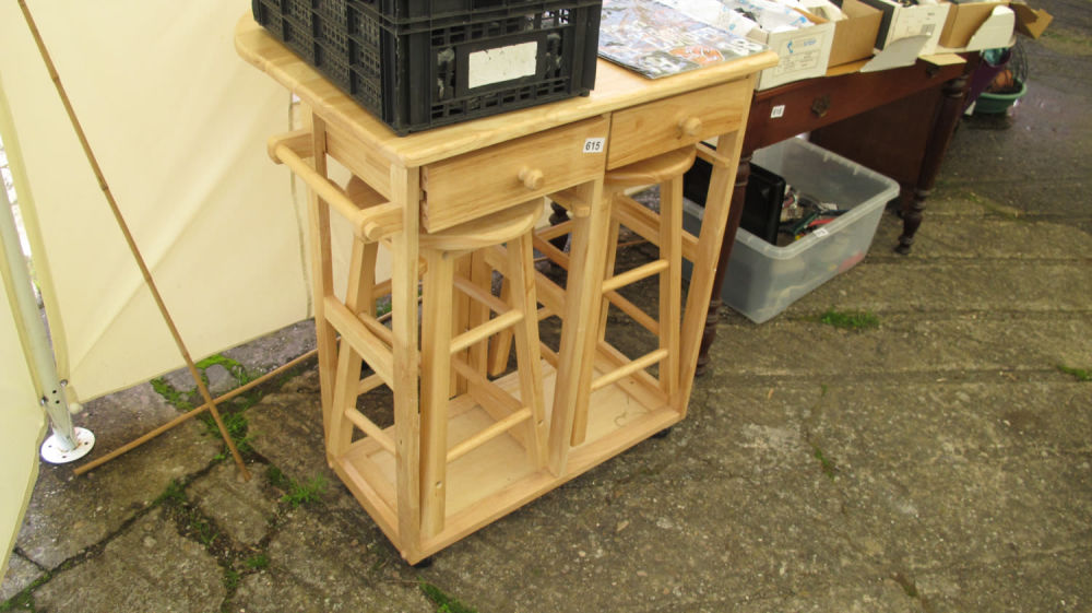 Lot 615: Pine drop leaf breakfast bar with stools