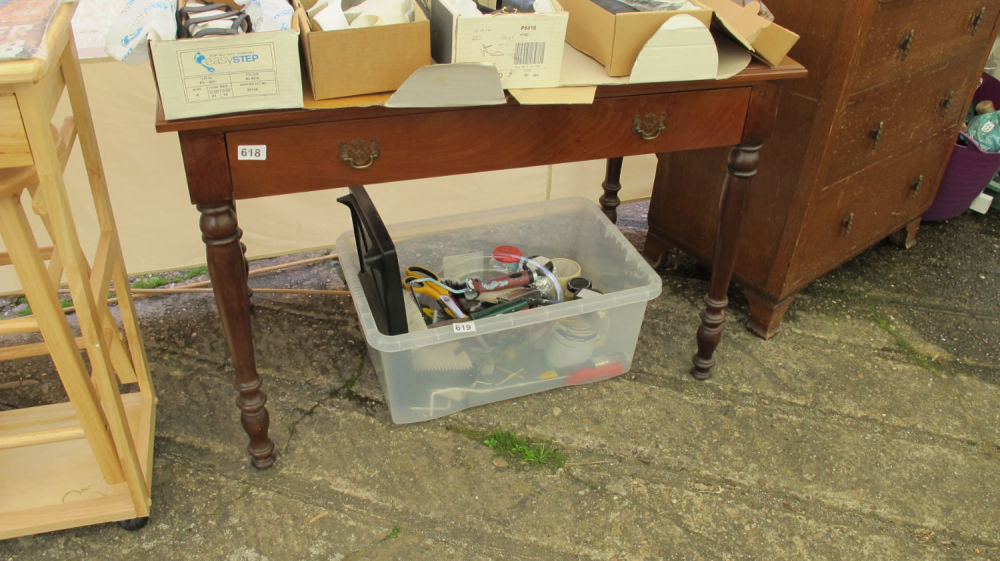 Lot 618: Console table