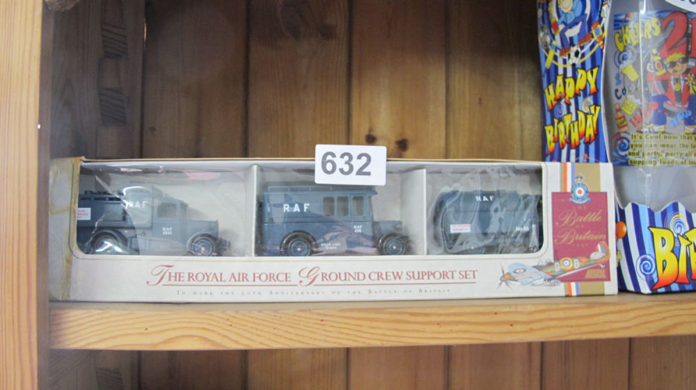 Lot 632: Diecast Royal Air Force Ground Crew support