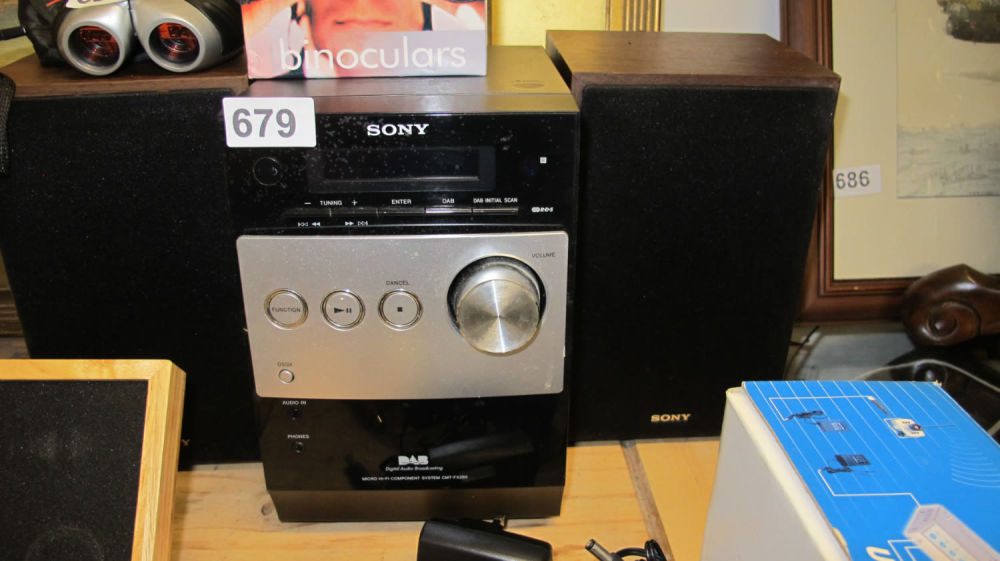 Lot 679: Sony DAB micro system