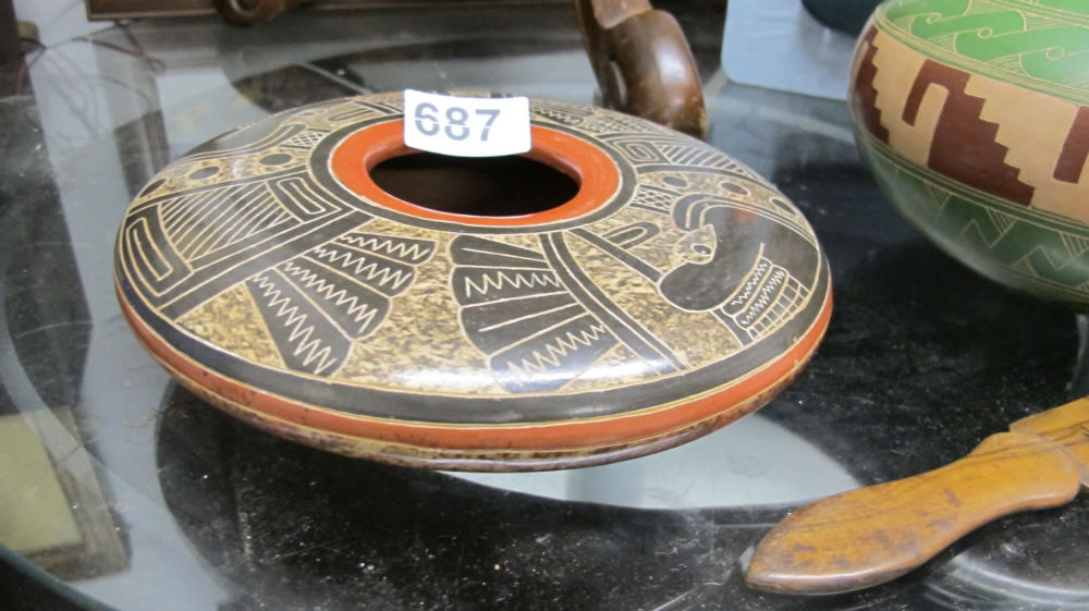 Lot 687: San Juan de Oriente Nicaraguan low form pottery...