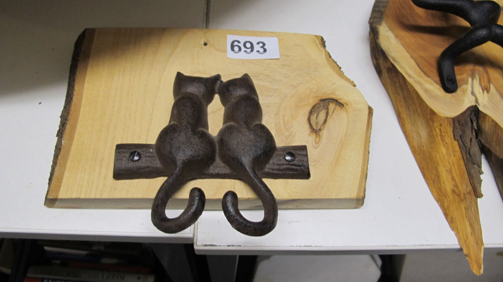 Lot 693: Cat themed wall hooks