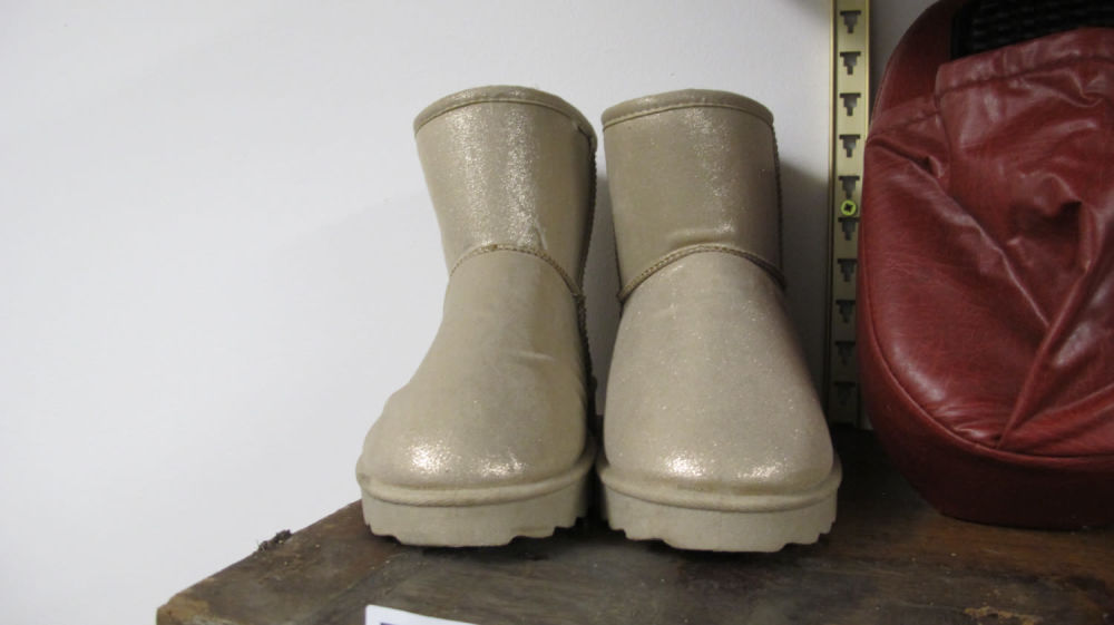 Lot 738: A pair of boots