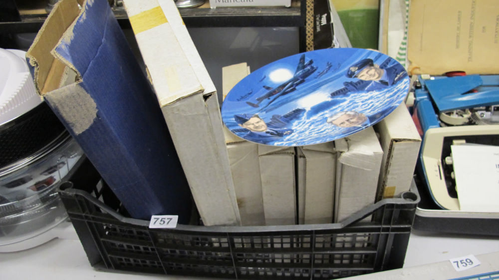 Lot 757: Collectors plates
