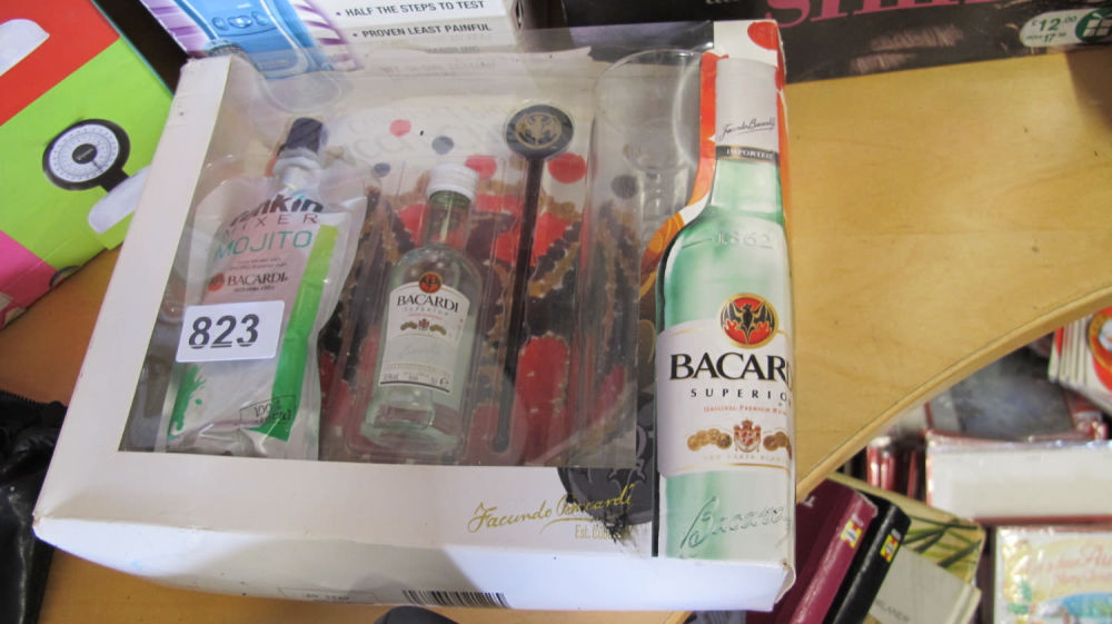 Lot 823: Bacardi gift set